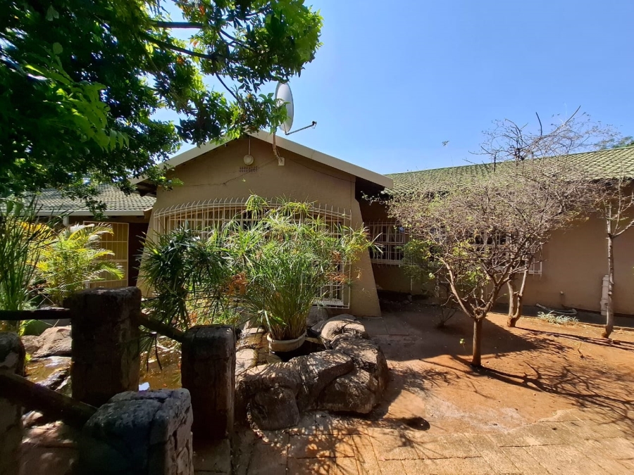 4 Bedroom Property for Sale in Protea Park North West